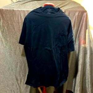 Men’s tee shirt. Large. Dark blue